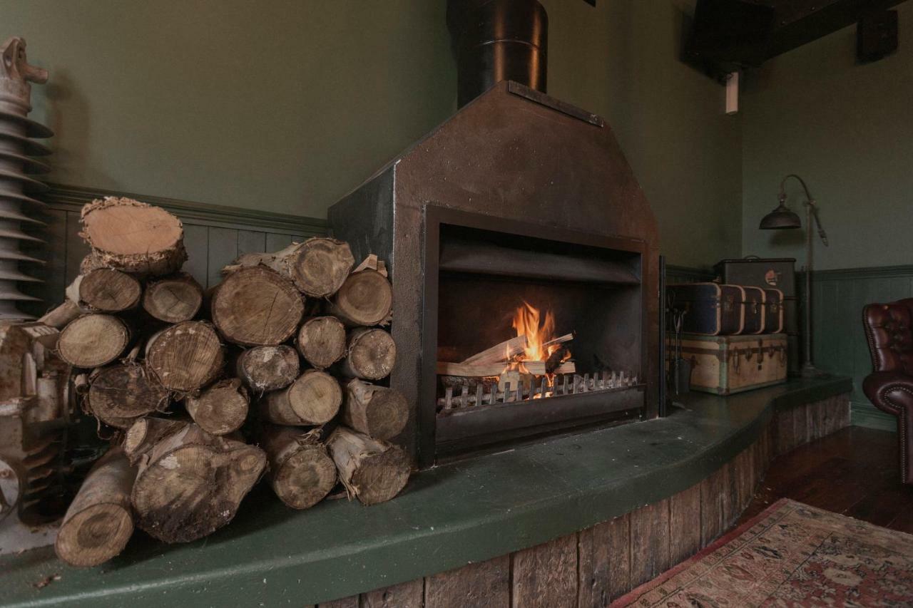 The Royal Hotel Featherston - Boutique Hotel Extérieur photo